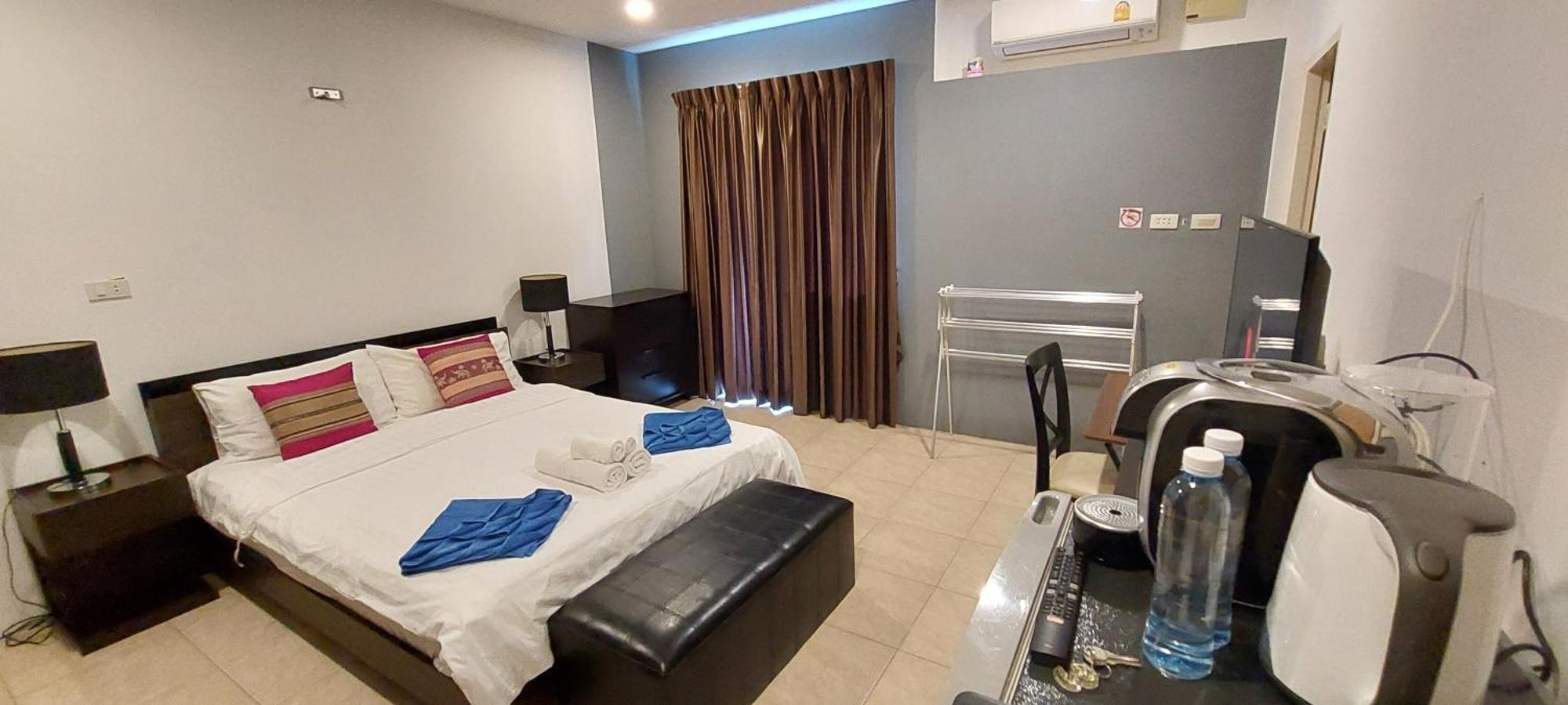 Cafe De Paris Hotel Patong Luaran gambar