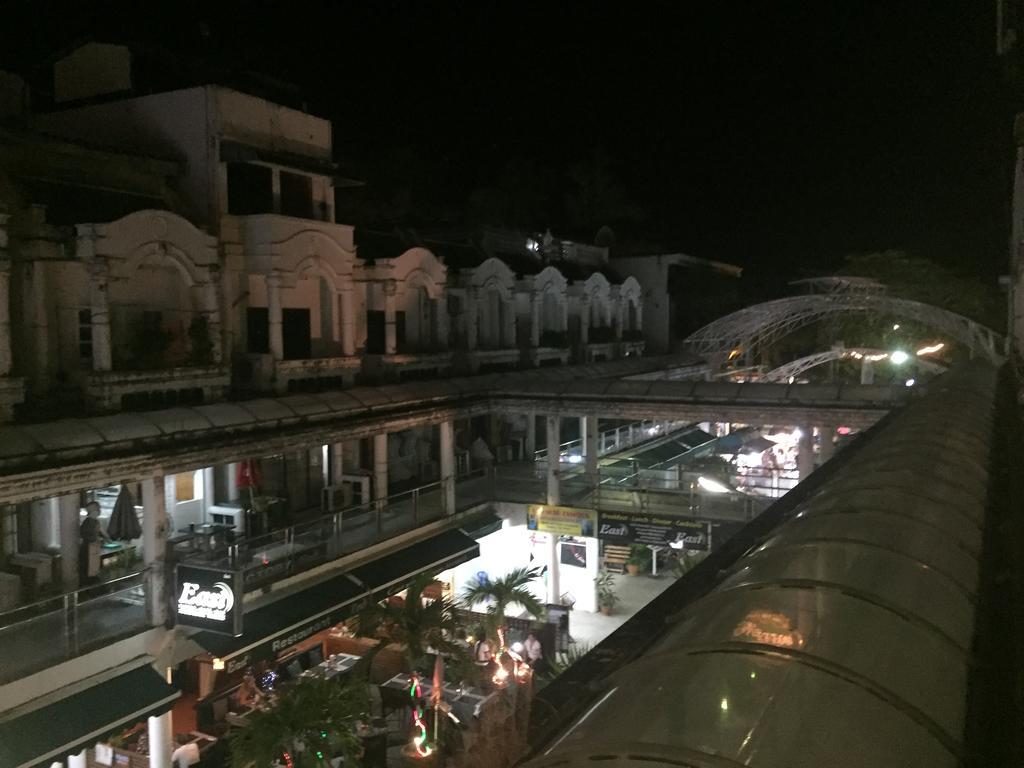 Cafe De Paris Hotel Patong Luaran gambar