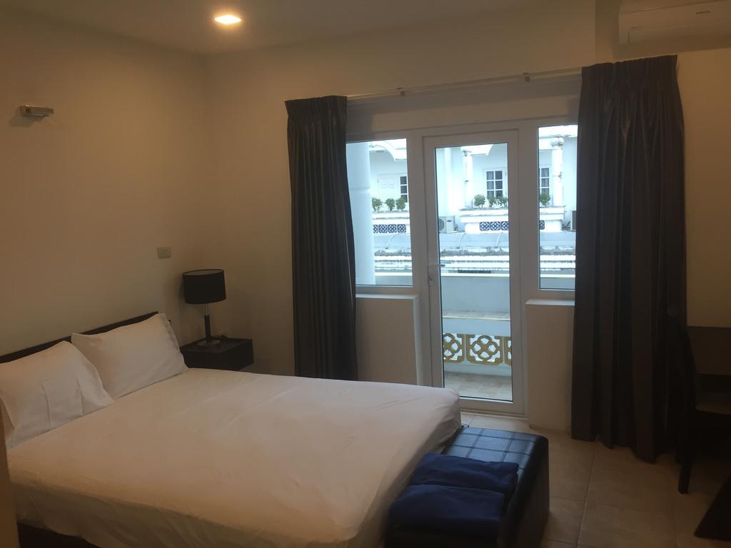 Cafe De Paris Hotel Patong Luaran gambar