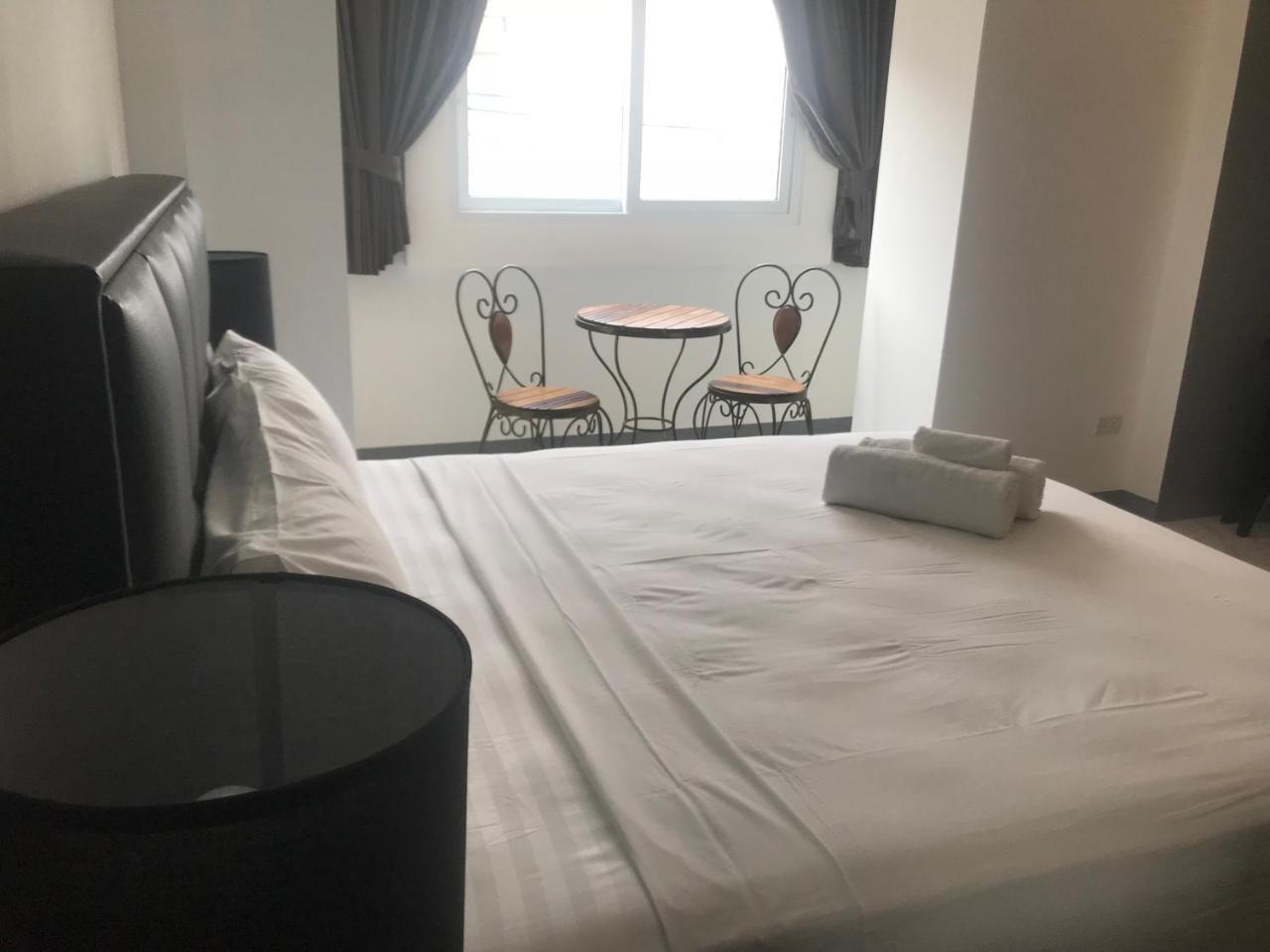 Cafe De Paris Hotel Patong Luaran gambar